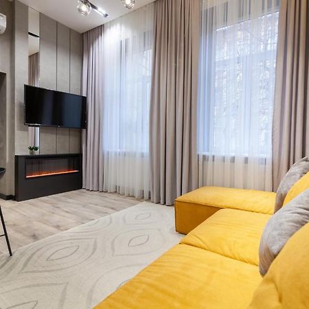Royal Vip Apartment On Leontovicha 5 Lviv Extérieur photo
