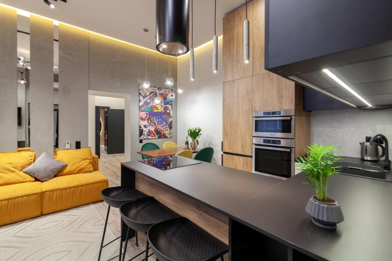Royal Vip Apartment On Leontovicha 5 Lviv Extérieur photo