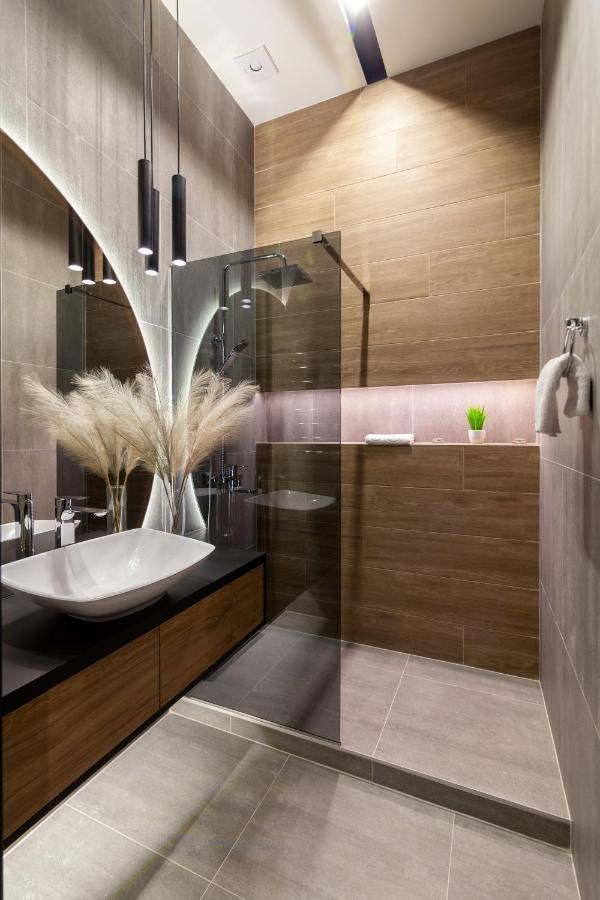 Royal Vip Apartment On Leontovicha 5 Lviv Extérieur photo