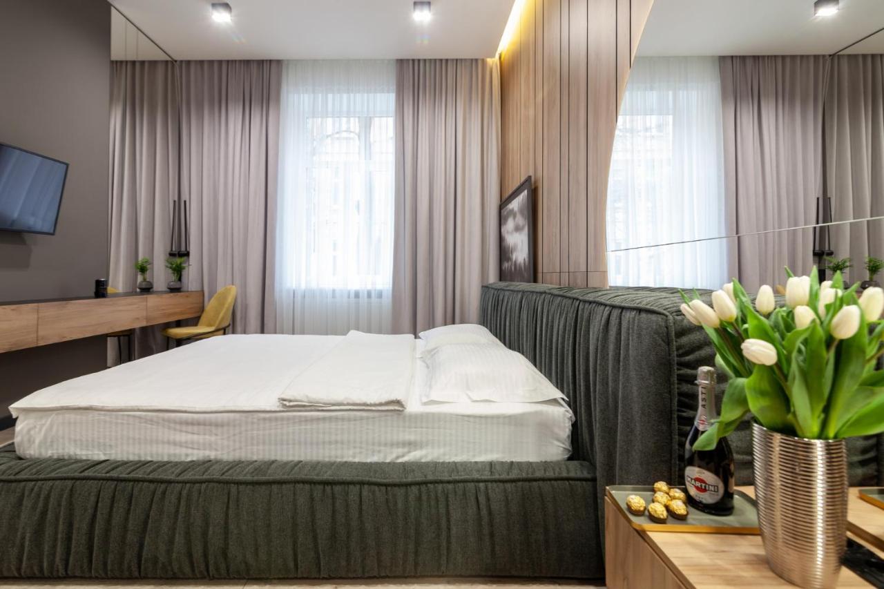 Royal Vip Apartment On Leontovicha 5 Lviv Extérieur photo
