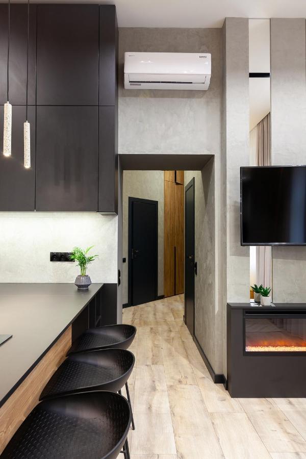 Royal Vip Apartment On Leontovicha 5 Lviv Extérieur photo
