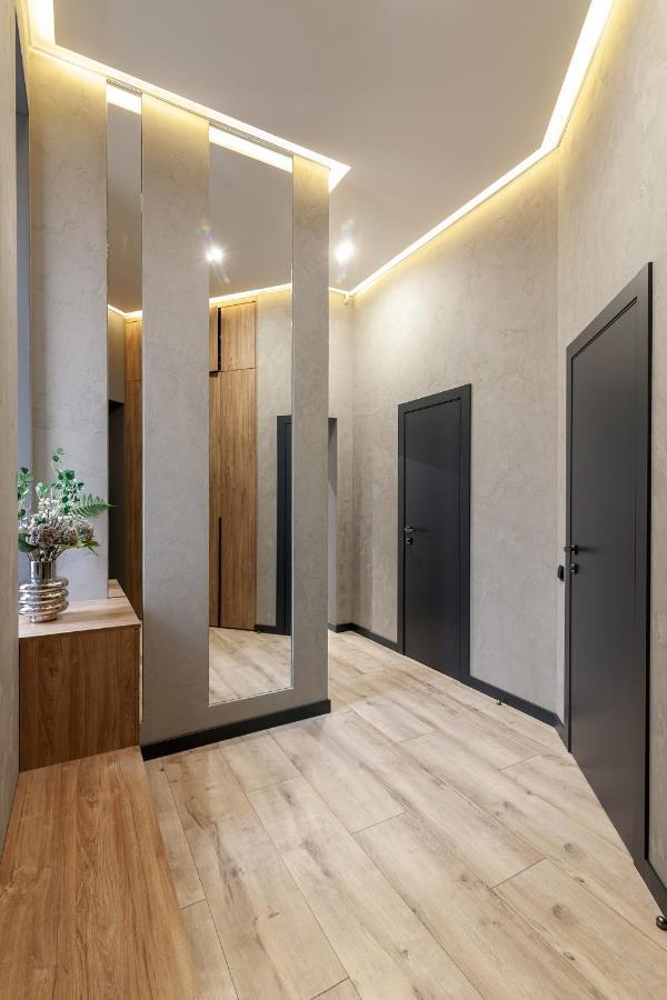 Royal Vip Apartment On Leontovicha 5 Lviv Extérieur photo