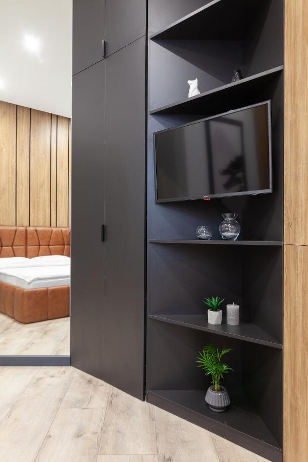 Royal Vip Apartment On Leontovicha 5 Lviv Extérieur photo