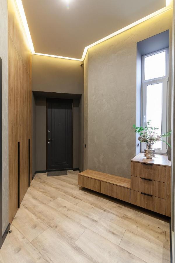 Royal Vip Apartment On Leontovicha 5 Lviv Extérieur photo
